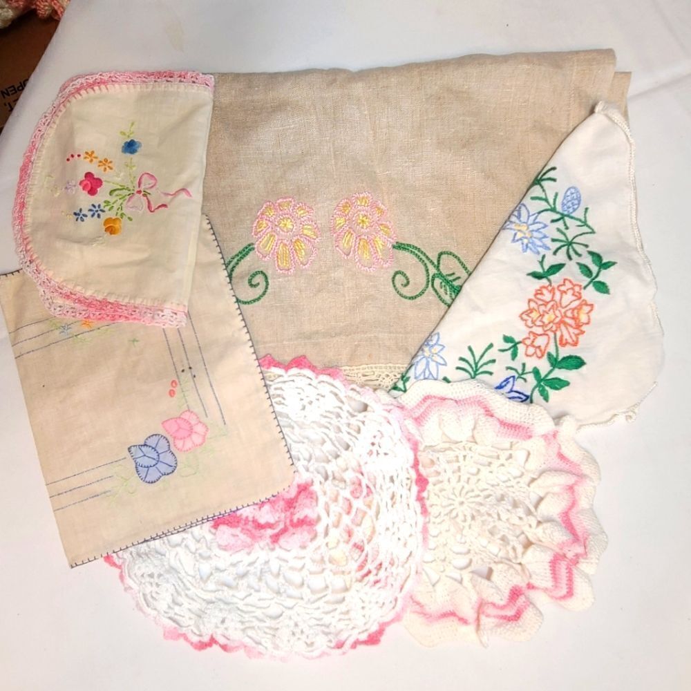 LOT OF 6, VINTAGE linens, towel, doily, Handkerchief embroidered